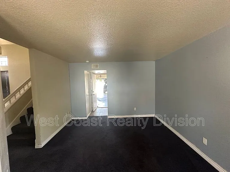 7049 Arlington Pl — Photo 14