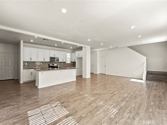 5th image of 6111 Rosewood Way