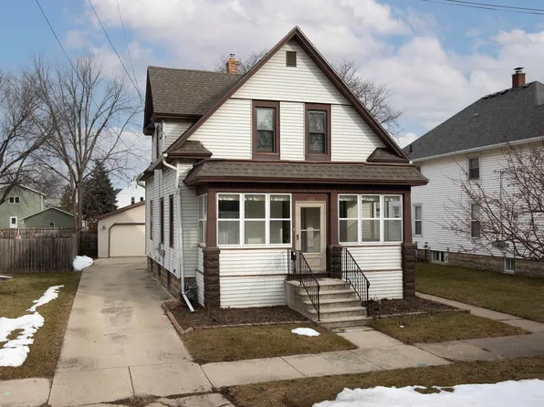 406 W 15th Ave, Oshkosh, WI 54902