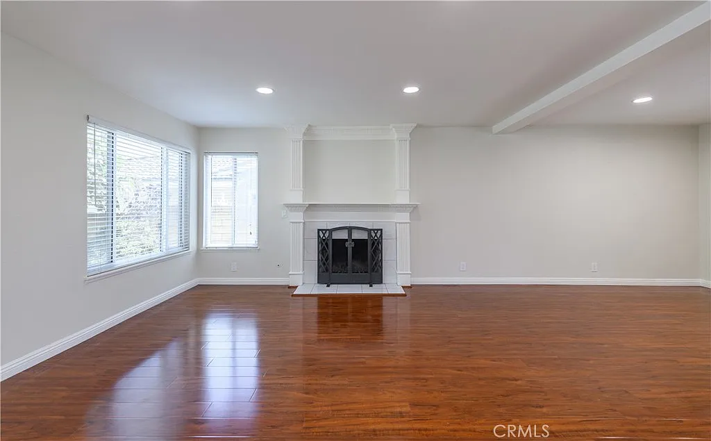 4 bed, 2.5 bath, 2496 sqft, $4,500 — Photo 3
