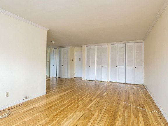 3rd image of 15015 79th Ave APT 6F