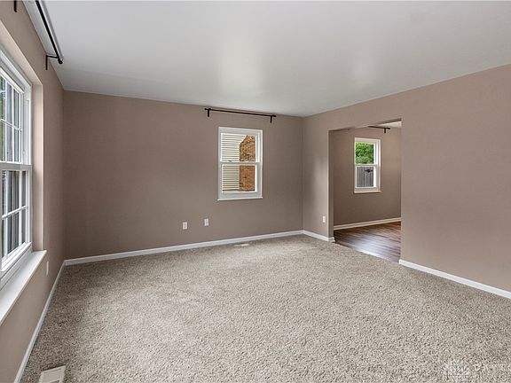 2nd image of 4939 Strathaven Dr
