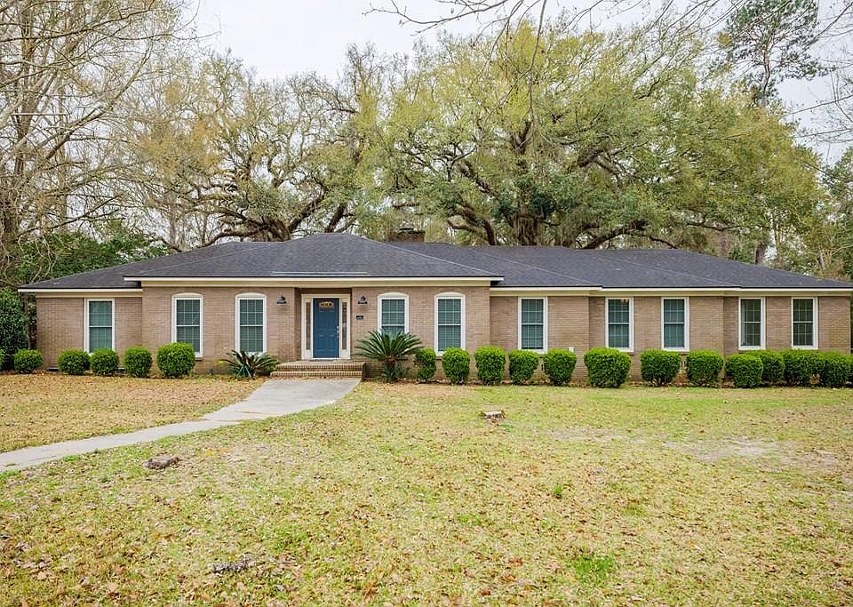 1st image of 1217 Lake Dr