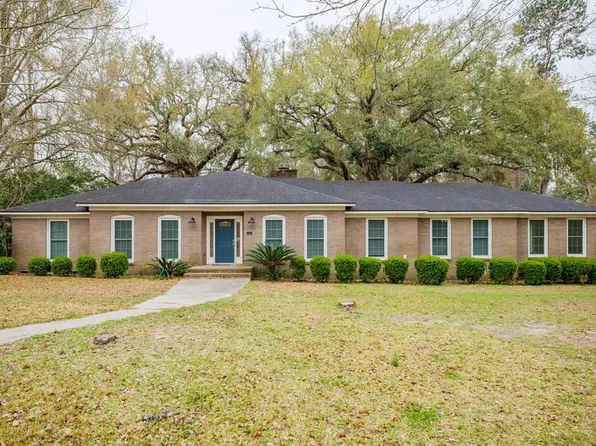 1217 Lake Dr, Valdosta, GA 31602
