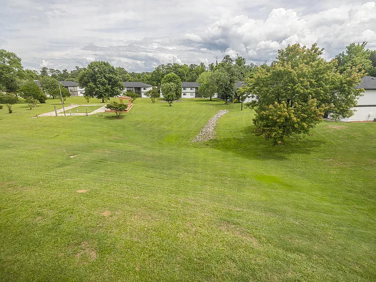1208 Windsong Cir — Photo 24