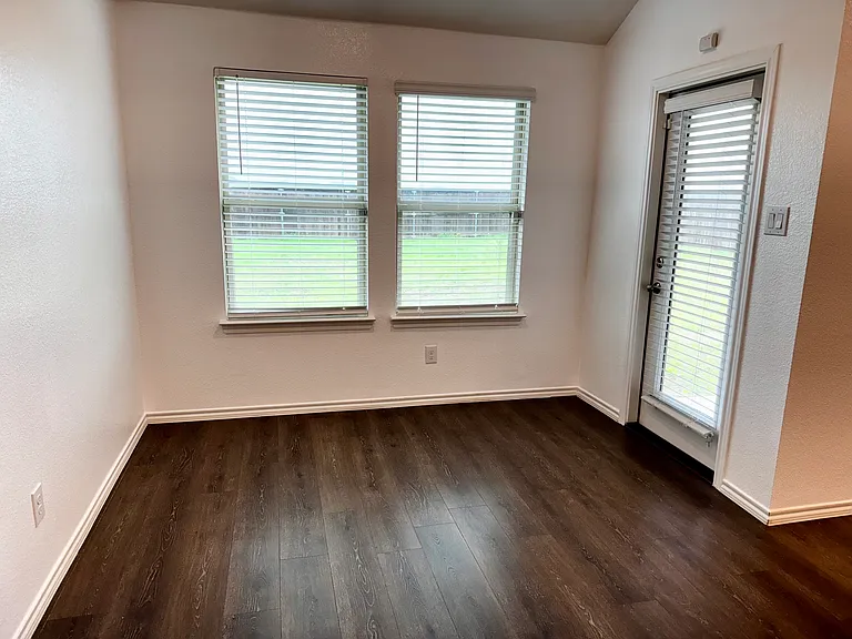 4325 Pyramid Dr — Photo 11