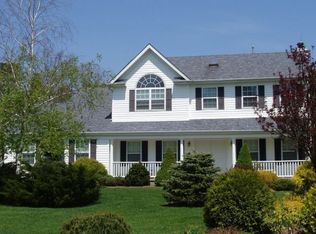 3 Torrington Ln, Shoreham, NY 11786