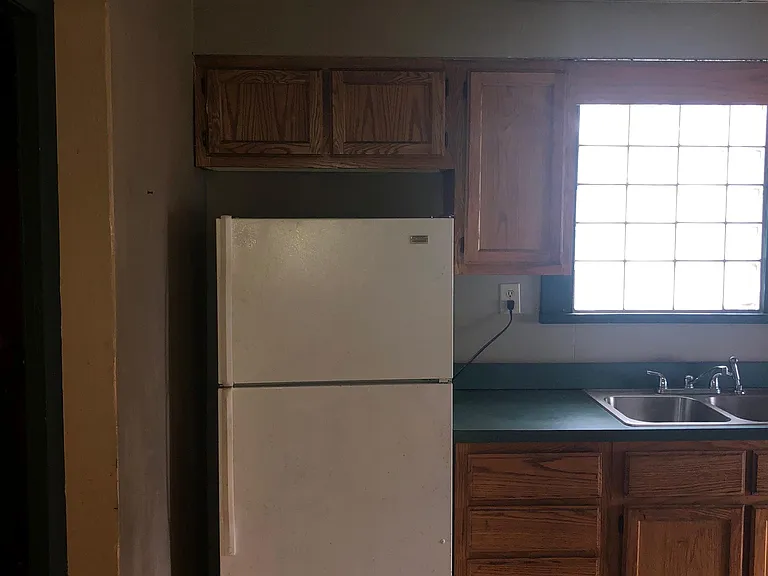 1820 Clarendon Ave — Photo 36
