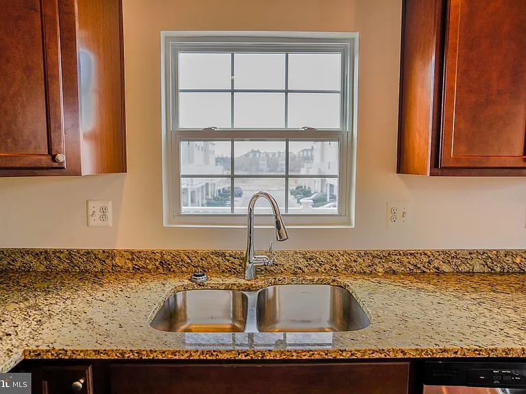 7810 Quidditch Ln — Photo 11