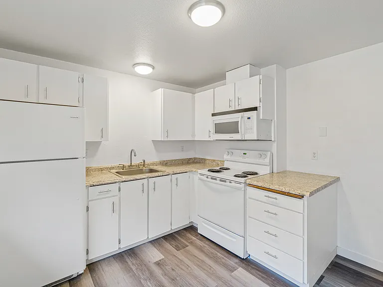 4716 S Warner St #B — Photo 1