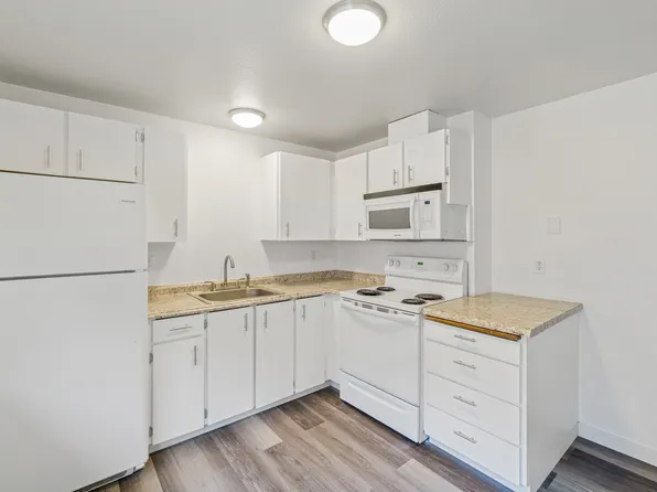 4716 S Warner St #B, Tacoma, WA 98409
