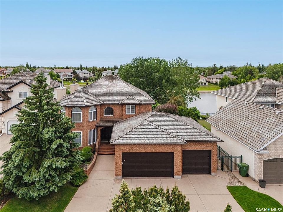 1st image of 811 Braeside VIEW