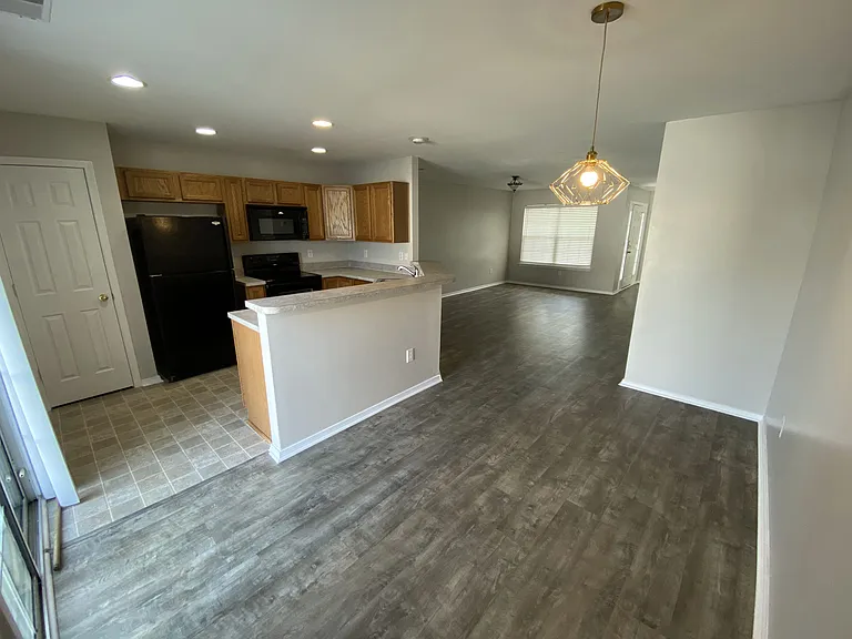 137 Fairgreen St — Photo 4