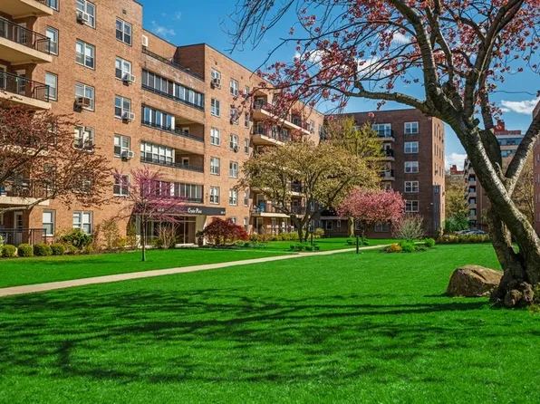 162-41 Powells Cove Boulevard image 33 of 35