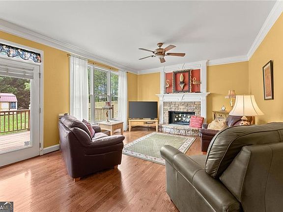 2nd image of 115 Riverview Dr