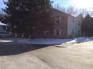 334 Riverview Dr, Delafield, WI 53018