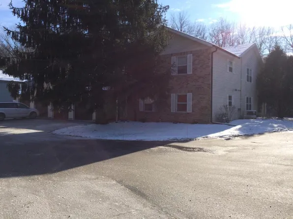 334 Riverview Dr, Delafield, WI 53018