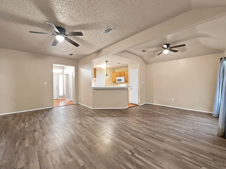 2820 Bent Brook Dr — Photo 4