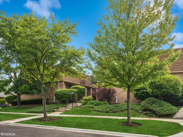 8746 Kedvale Ave #C, Skokie, IL 60076