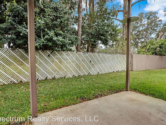 2nd image of 702 Meadowbrook Dr #8