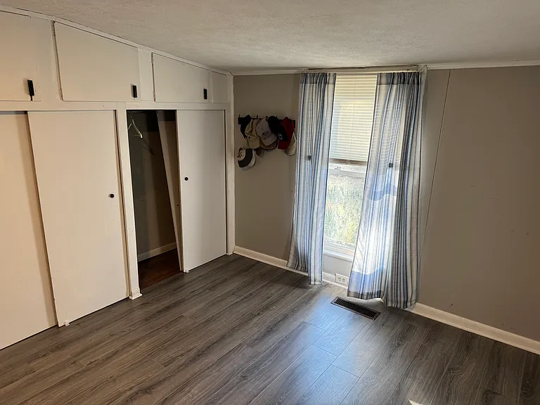 204 E Main St — Photo 21