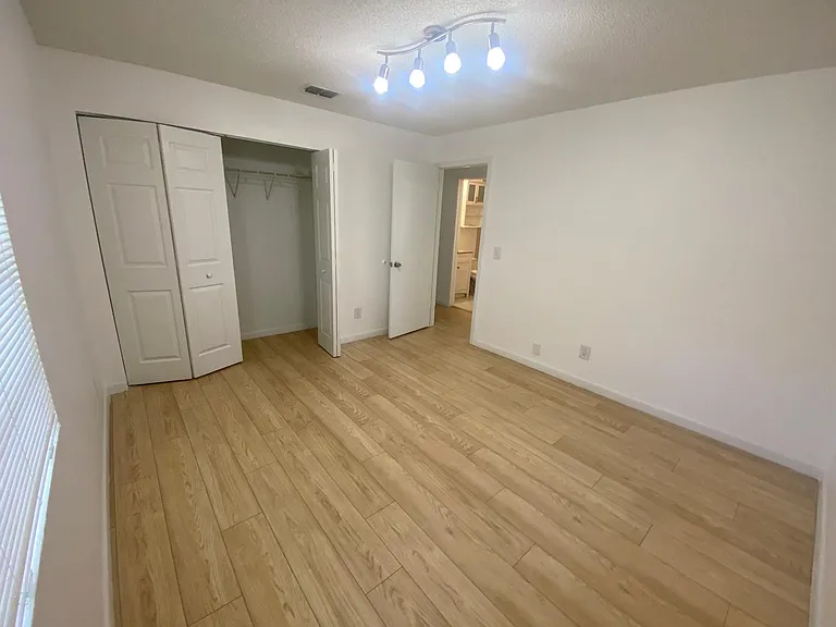 5014 W Idaho St — Photo 24