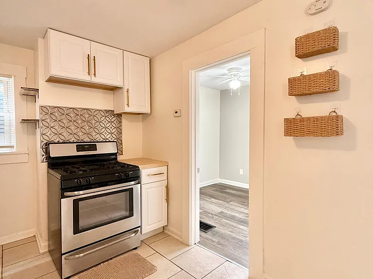 1872 W 44th St #2 — Photo 10