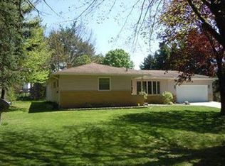 400 Vernon Ln, Macedonia, OH 44056