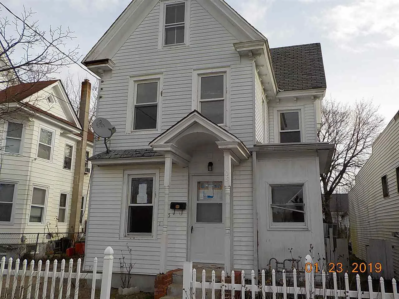 105 N 6th St photo 1