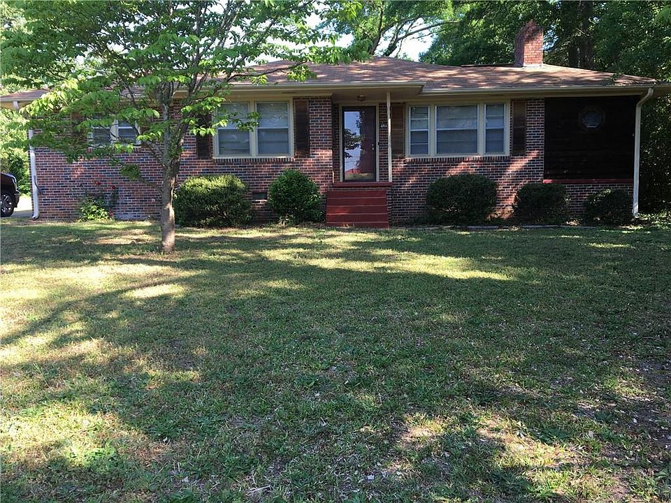 1st image of 406 Pine Hill Ct