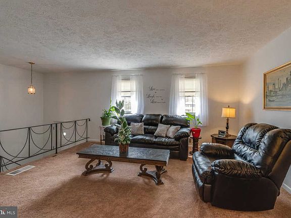 4th image of 9338 Clifford Dr