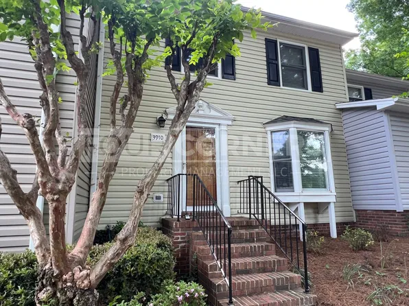 3910 New Garden Park, Greensboro, NC 27410