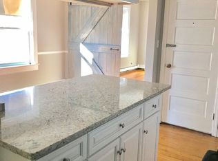 76 Richmond St APT 1F, Bristol, RI 02809