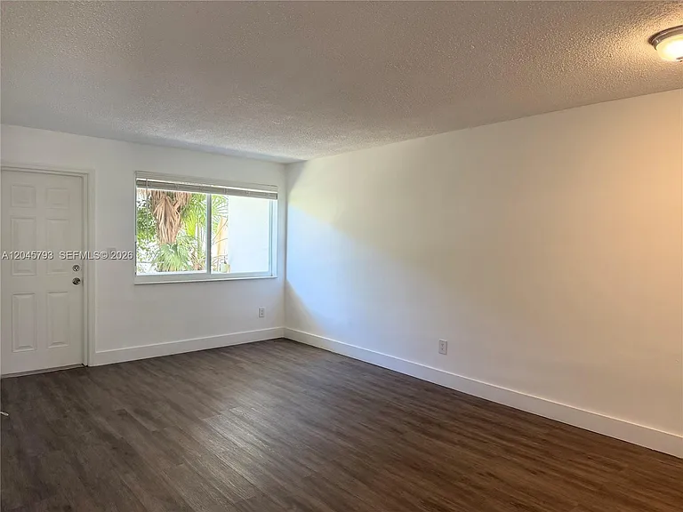 13215 NE 6th Ave #102 — Photo 13