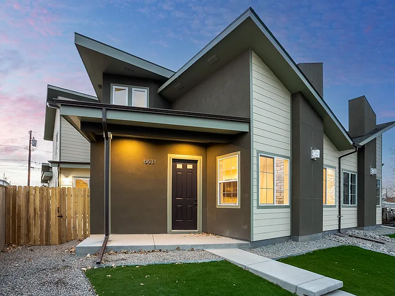 6631 Hooker St — Photo 1
