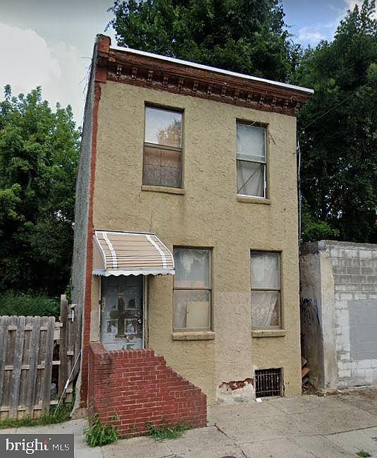 1st image of 913 W Dakota St