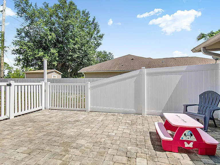 4 Zanzibar Balsan Ct — Photo 42