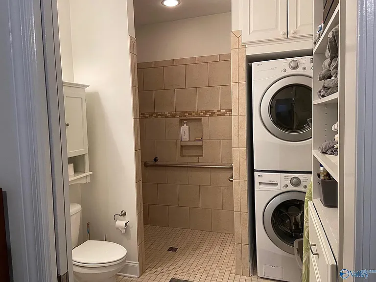 147 Greenlawn Dr NE — Photo 8