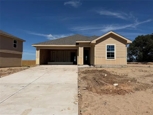 1200 Hickory Grove St, Brenham, TX 77833