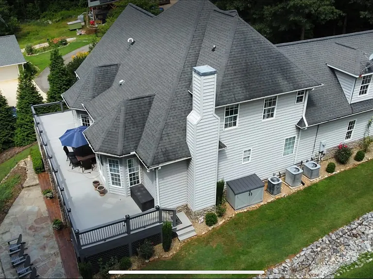 210 Brooks Dr — Photo 4