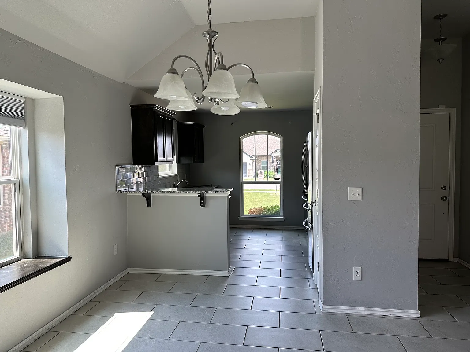 3 bed, 1300 sqft, $1,785 — Photo 2