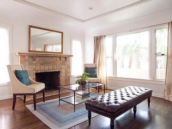 2nd image of 907 N Crescent Heights Blvd