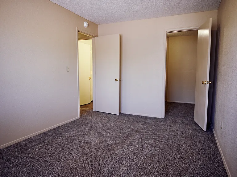 Riverfront Apartments — Photo 13