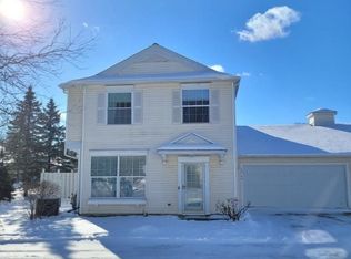 26146 Hawthorne Ct, Olmsted Falls, OH 44138