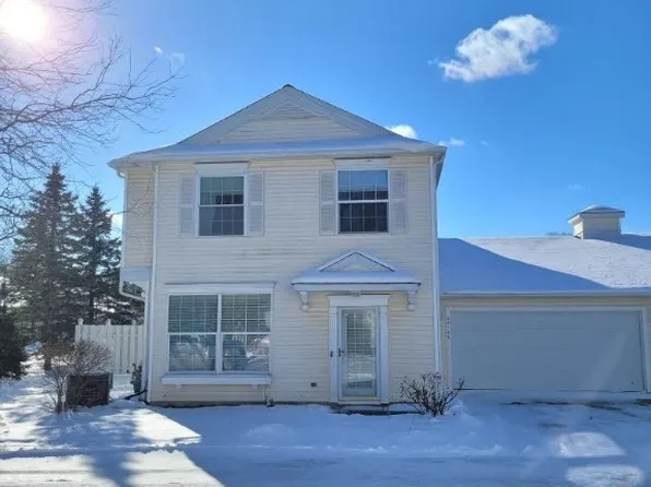 26146 Hawthorne Ct, Olmsted Falls, OH 44138