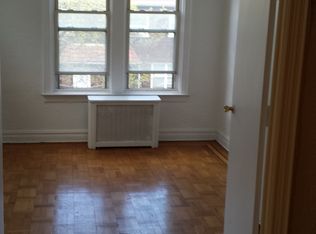 3318 14th St, Astoria, NY 11106