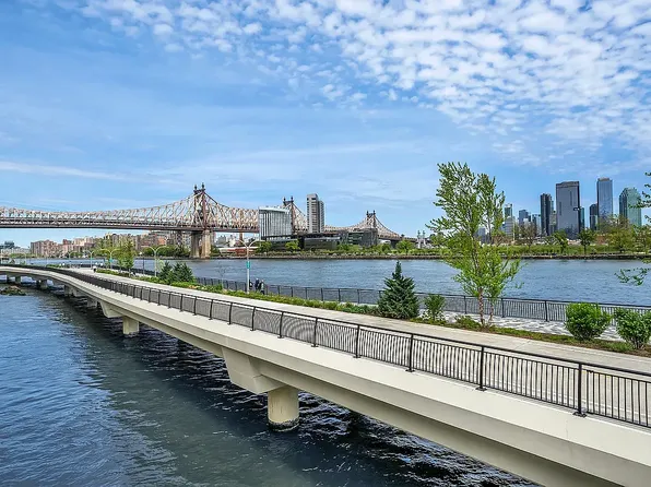 50 Sutton Place South image 9 of 11