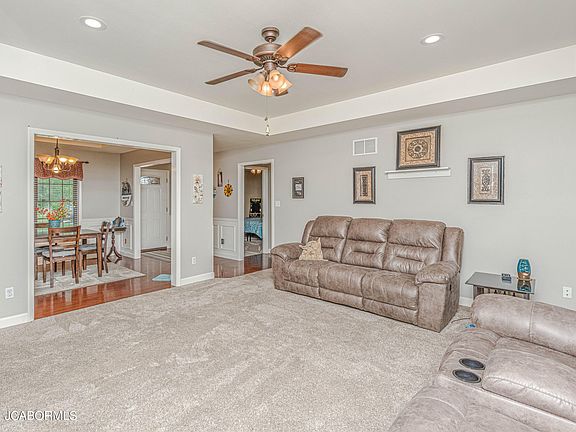 3rd image of 801 Rock Hill Ct
