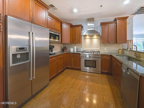 5th image of 432 Ocean Boulevard #110