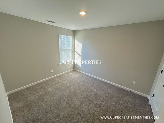 3rd image of 671 Pearce St